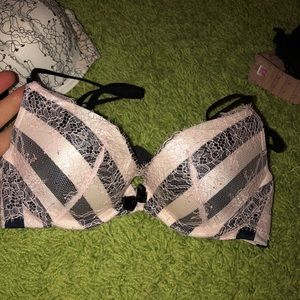 Victoria’s Secret push up bra